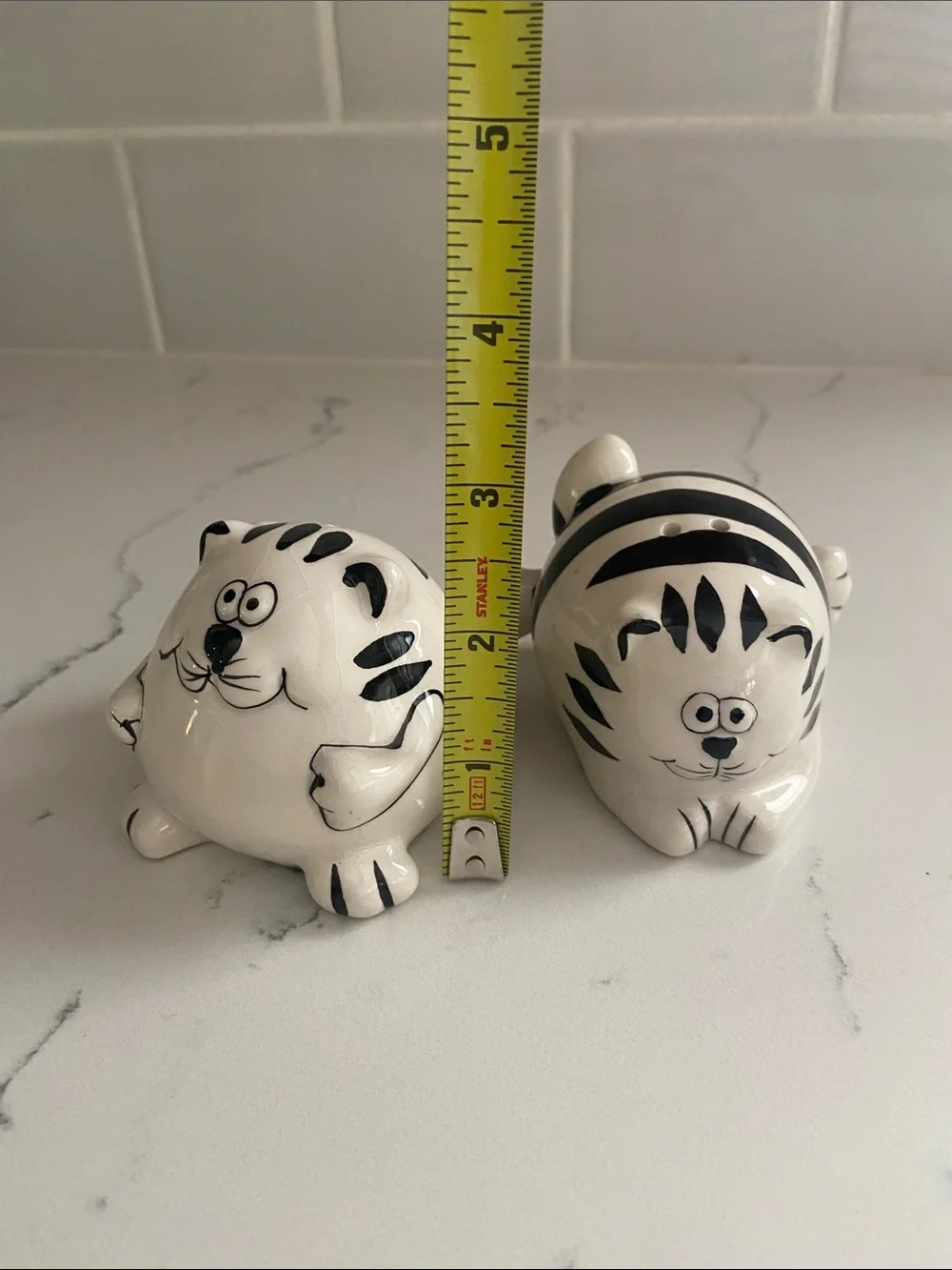 Whimsical Ceramic Cat Salt & Pepper Set - Black and White